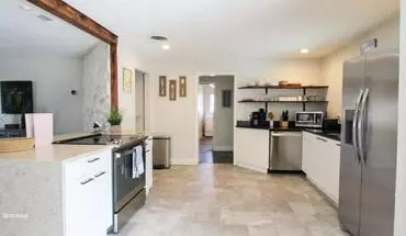 2 of 11 Yorkshire Way Apartment for rent in Sarasota, FL