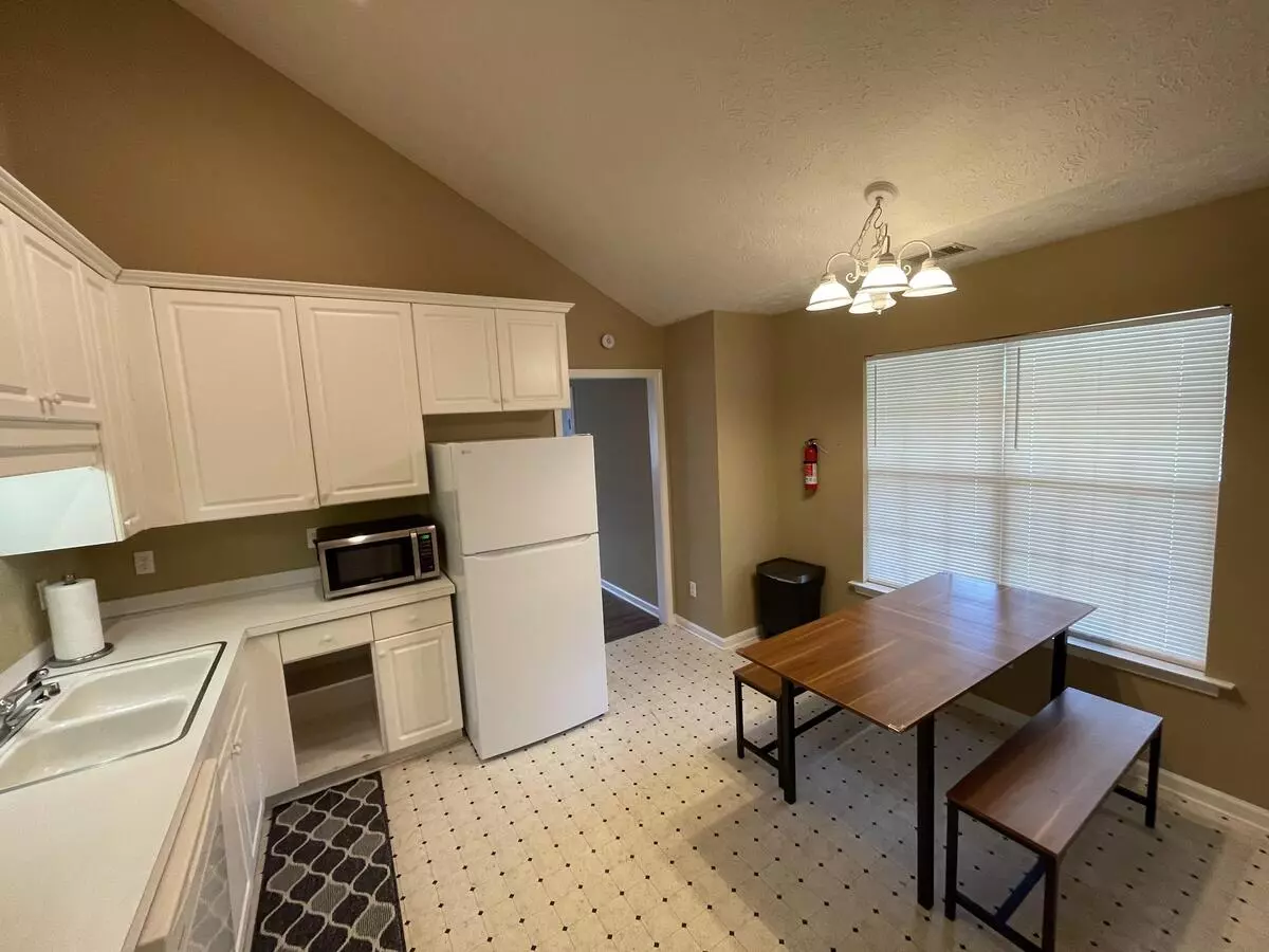 Meadow Walk Ln Apartment for rent in Montgomery, AL
