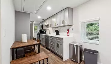 4 of 38 Venetian Dr SW Apartment for rent in Atlanta, GA