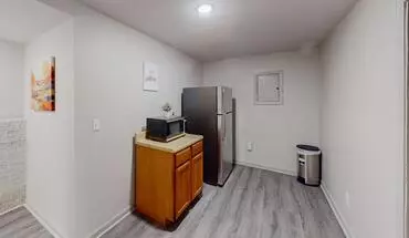 2 of 18 Cascade Ave SW Apartment for rent in Atlanta, GA