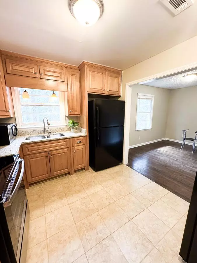 Hillview Ave Apartment for rent in Jonesboro, GA
