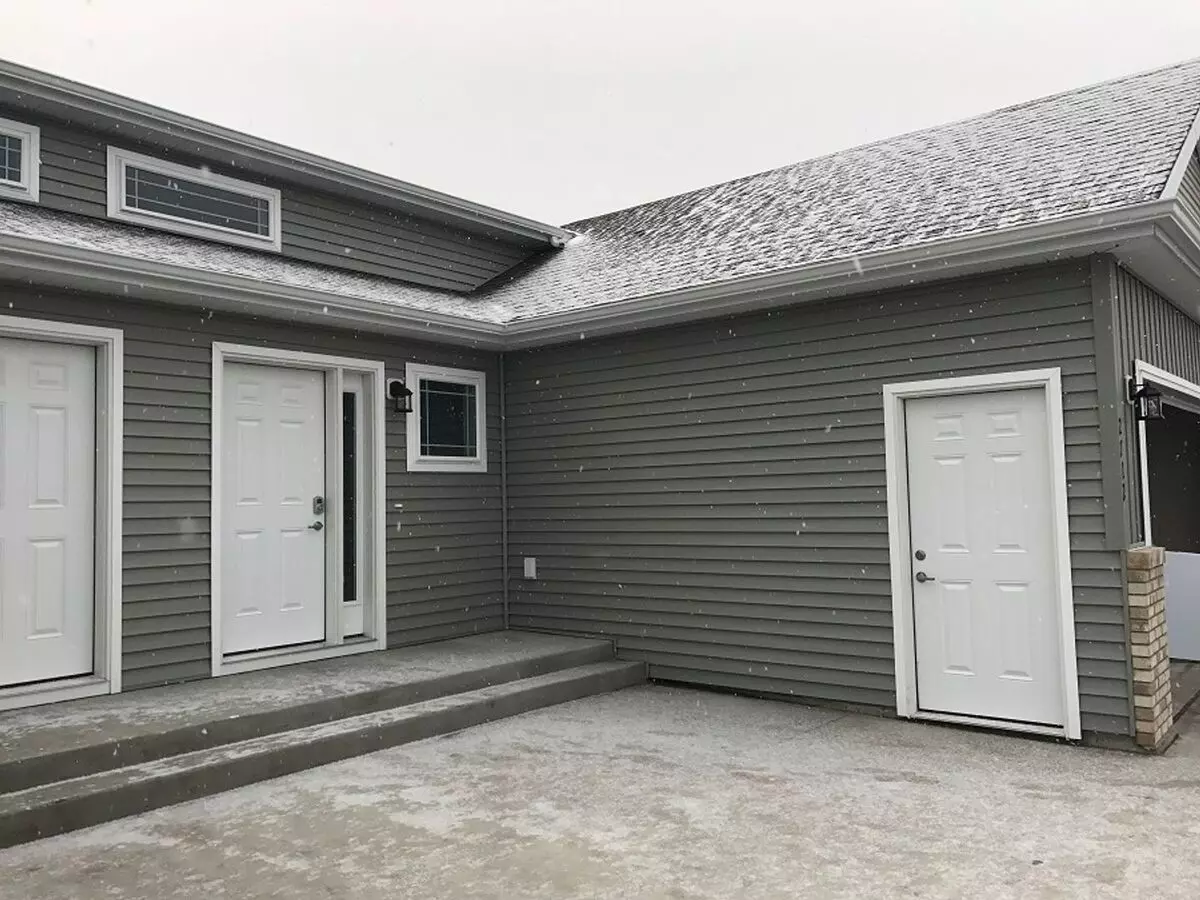 2712 11th St W House for rent in West Fargo, ND