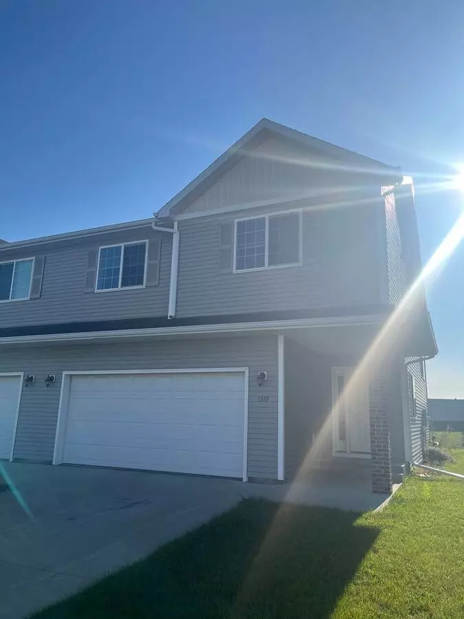 1319 4th St NW House for rent in West Fargo, ND