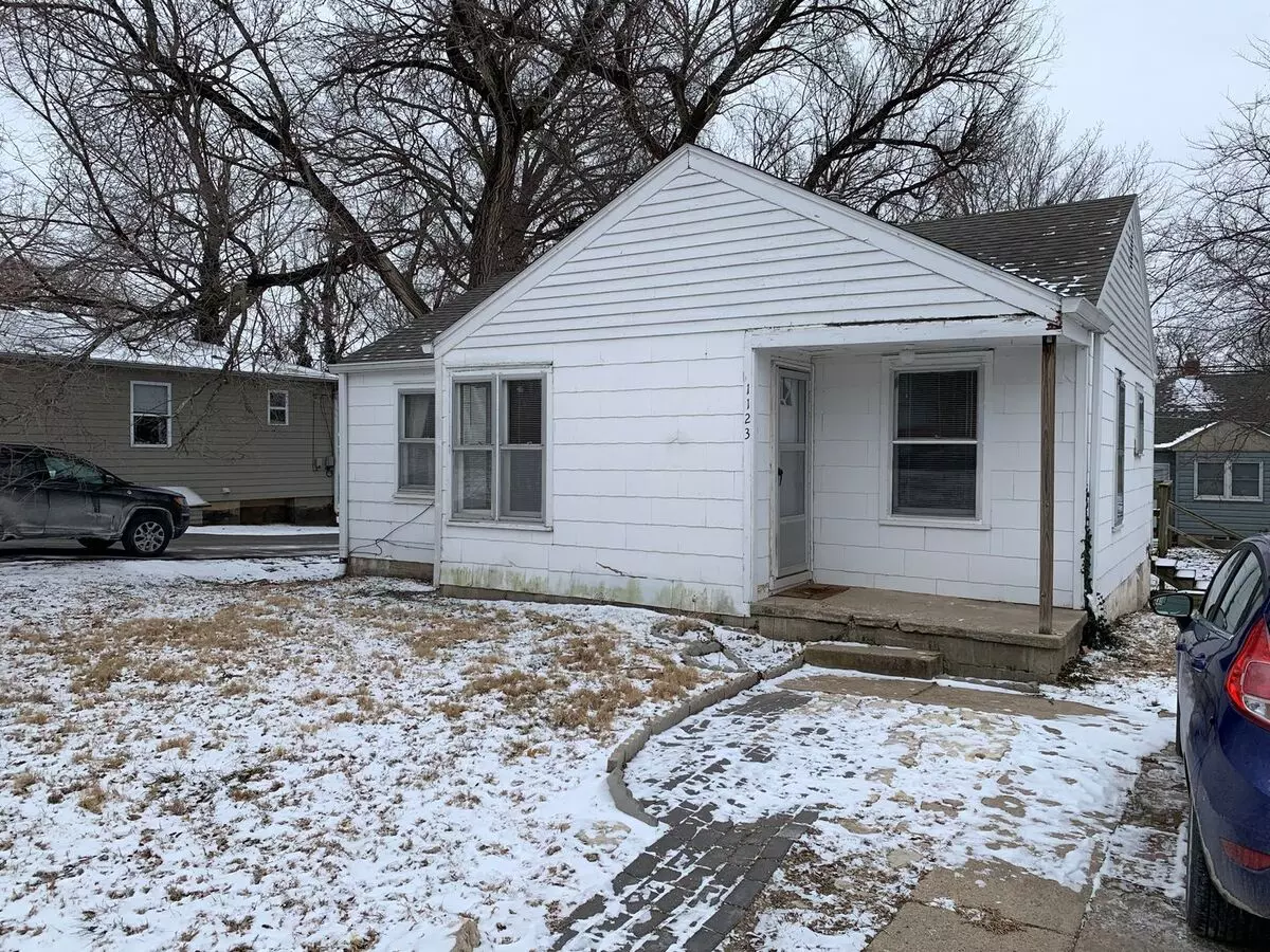 Charming 2 Bed/1 Bath Home Near The K-state Campus House for rent in Manhattan, KS