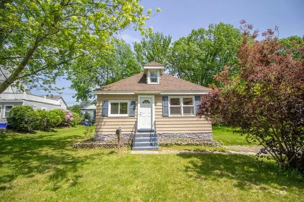 3+ Bedrooms - 2 Baths - $2,800/month Apartment for rent in Rensselaer, NY
