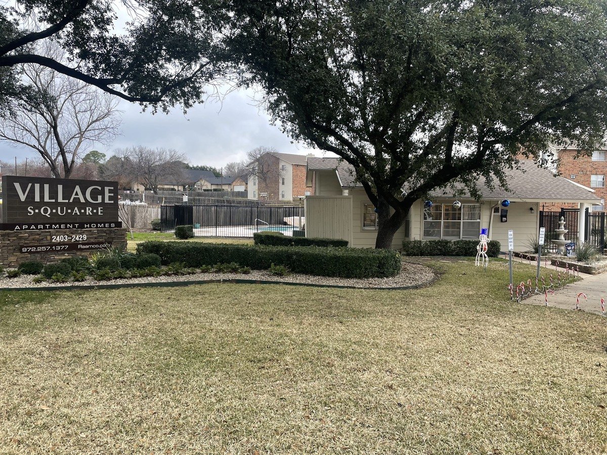 Village Square Apartments 2415 Finley Irving, TX Rentable