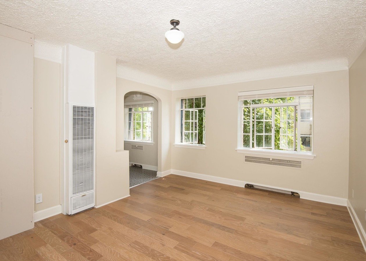 Manhattan Apartments 2209 NW Everett St Portland, OR