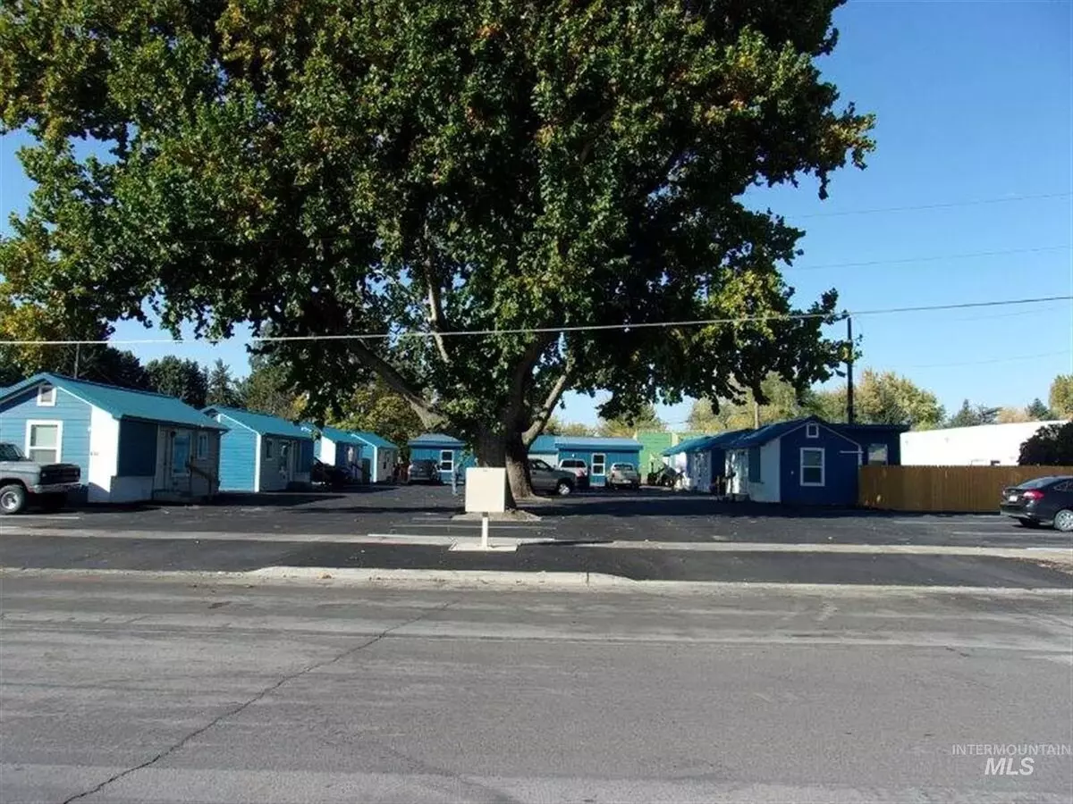 800 S 3rd West A Street Apartment for rent in Mountain Home, ID