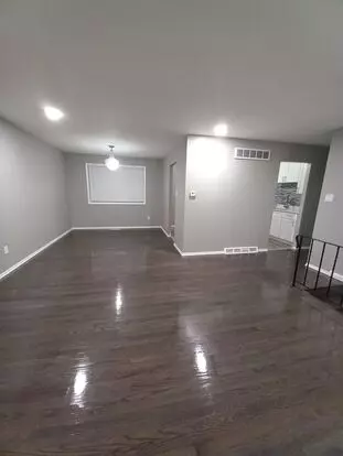 Stunning 3 Bedroom Bi-level Home Apartment for rent in Gary, IN