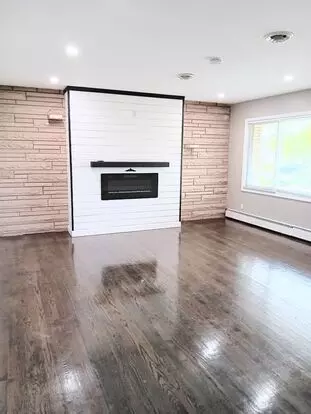Beautifully Renovated, Modern 3 Bedroom 2.5 Bedroom Single Family Home Apartment for rent in Merrillville, IN