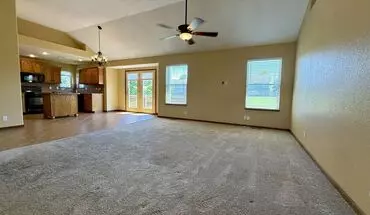 4 of 27 2301 Magnolia Dr House for rent in Leavenworth, KS
