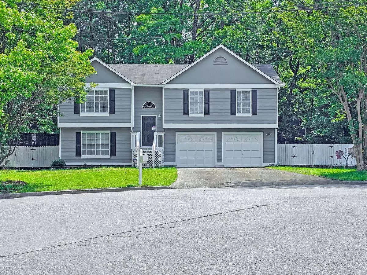 Beautifully Renovated Split-level Home In Prime College Park Location House for rent in College Park, GA