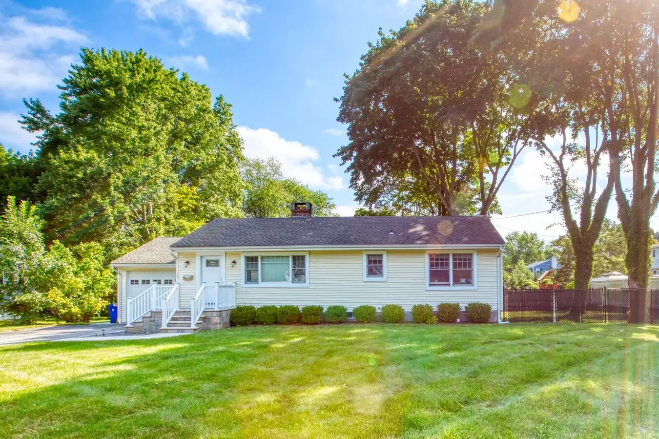 16 Lloyd Rd House for rent in Norwalk, CT