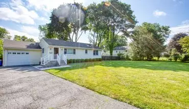 4 of 44 16 Lloyd Rd House for rent in Norwalk, CT