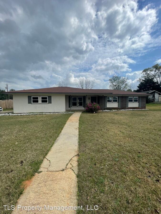306 Meadowlark Ln Enterprise, AL House for Rent Rentable
