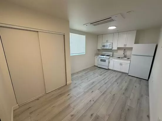 1120 E 25th St Apartment for rent in Los Angeles, CA