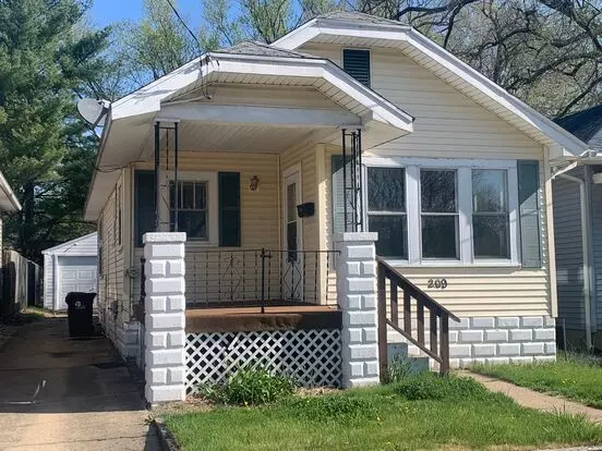 3 Bedroom / 1 Bathroom House In Peoria Apartment for rent in Peoria, IL