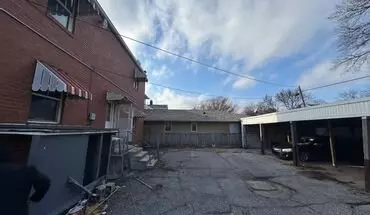 3 of 33 143  Locust Apartment for rent in Canton, IL
