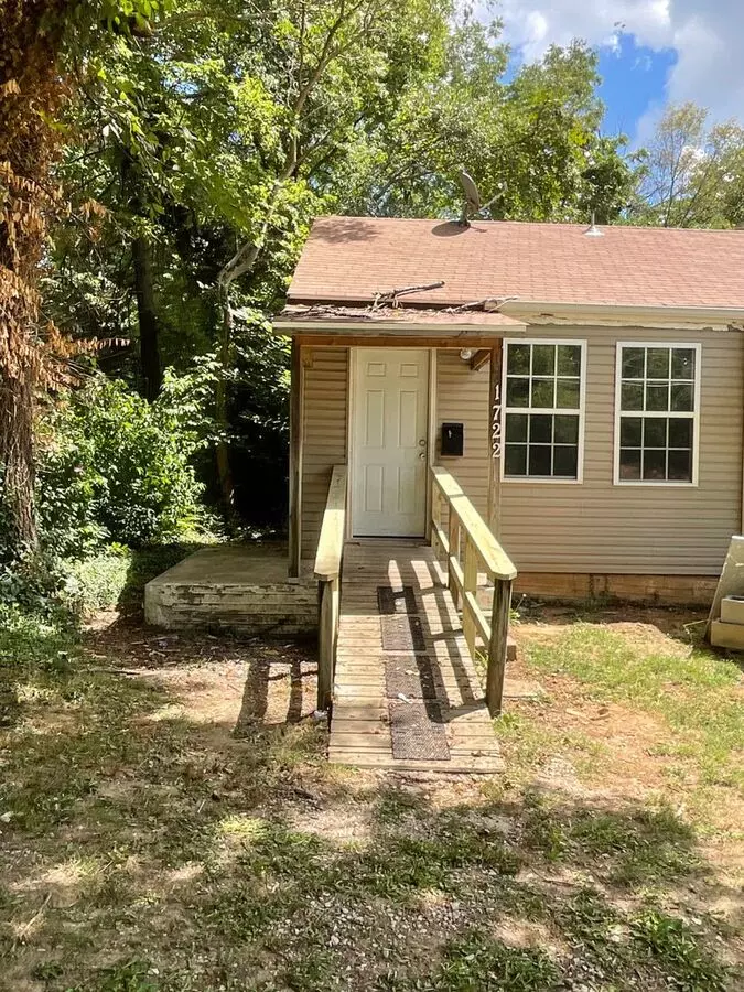 1 Bedroom/ Bath Duplex House for rent in Springfield, MO