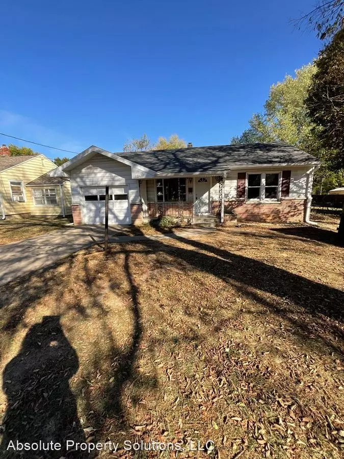 2222 N Delaware Ave House for rent in Springfield, MO