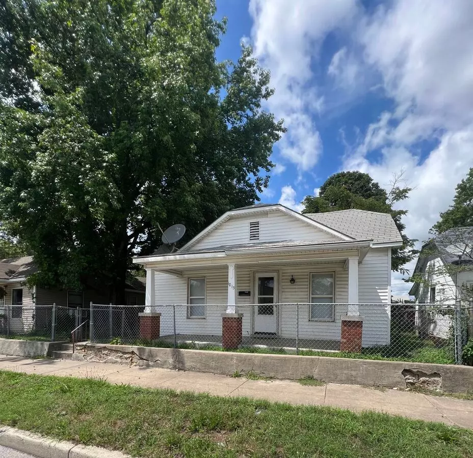 3 Bedroom/1.5 Bathroom House House for rent in Joplin, MO