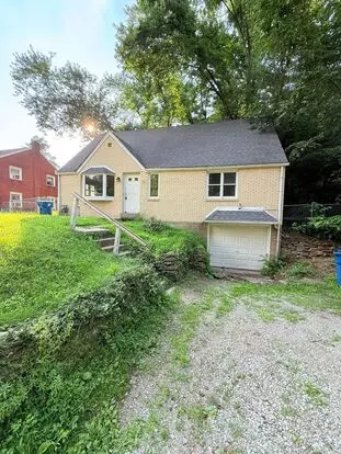 Freshly Updated 4bd 1.5ba In Verona!!! Apartment for rent in Verona, PA