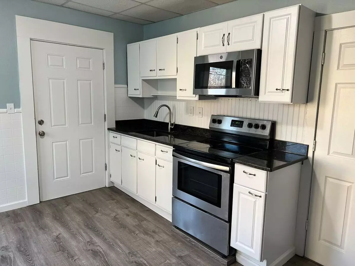 27 Ellen Ave Apartment for rent in Chicopee, MA
