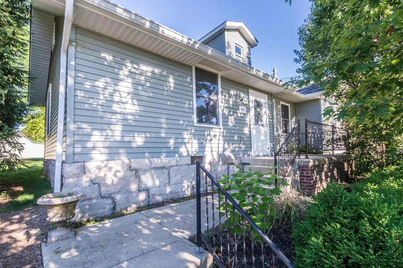 211 N Madison House for rent in Bloomington, IN