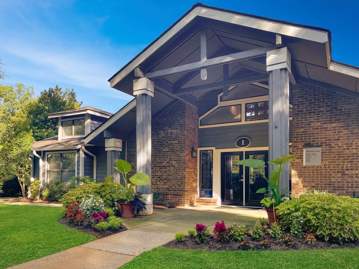 Wendover River Oaks Apartments Greensboro, NC