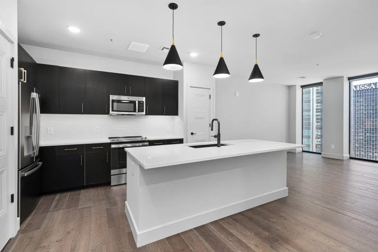 Preston Centre Apartments 155 E Broad St Columbus, OH