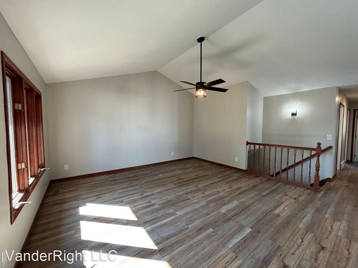 1515 S Campbell Trl Sioux Falls, SD House for Rent Rentable