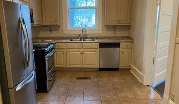 4 of 9 703 W Jefferson St Apt 2 House for rent in Tupelo, MS