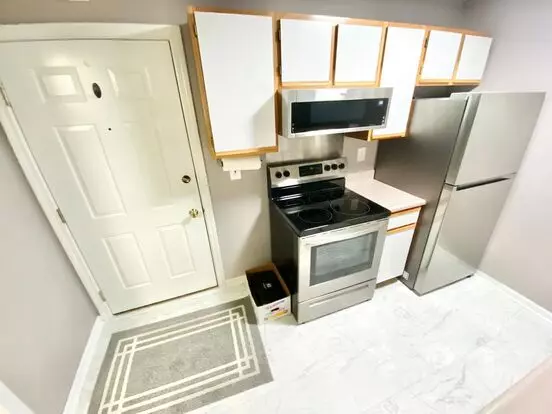 1 Bedroom Apartment In Burlington Vt Available 8/1! Apartment for rent in Burlington, VT