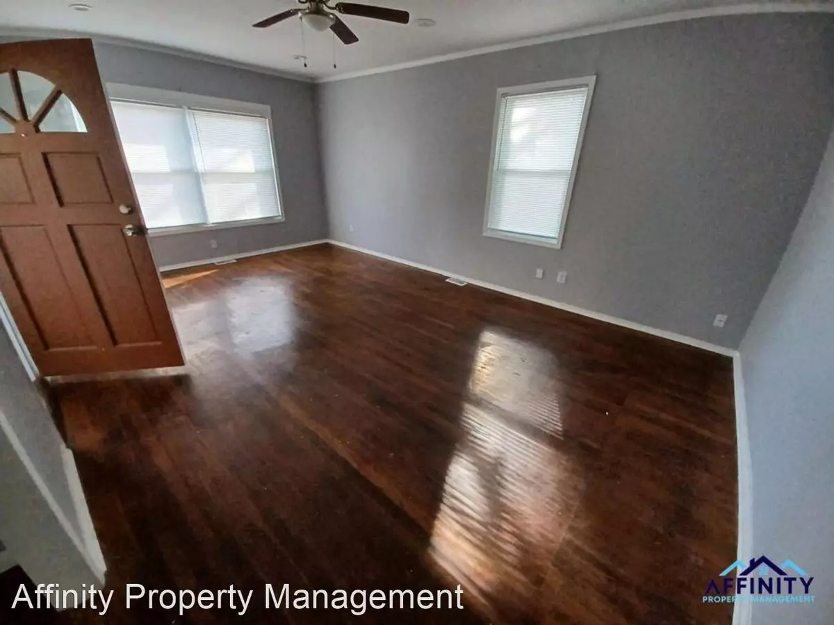 622 Warren Dr House for rent in Riverdale, GA