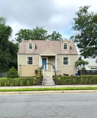 Charming Bungalow In The Heart Of Fairfax City Apartment for rent in Fairfax, VA Charming Bungalow In The Heart Of Fairfax City Apartment for rent in Fairfax, VA