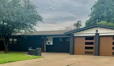 4 of 37 Beautifully Updated 3/2/2 With Open Concept And Tons Of Storage! House for rent in Lubbock, TX