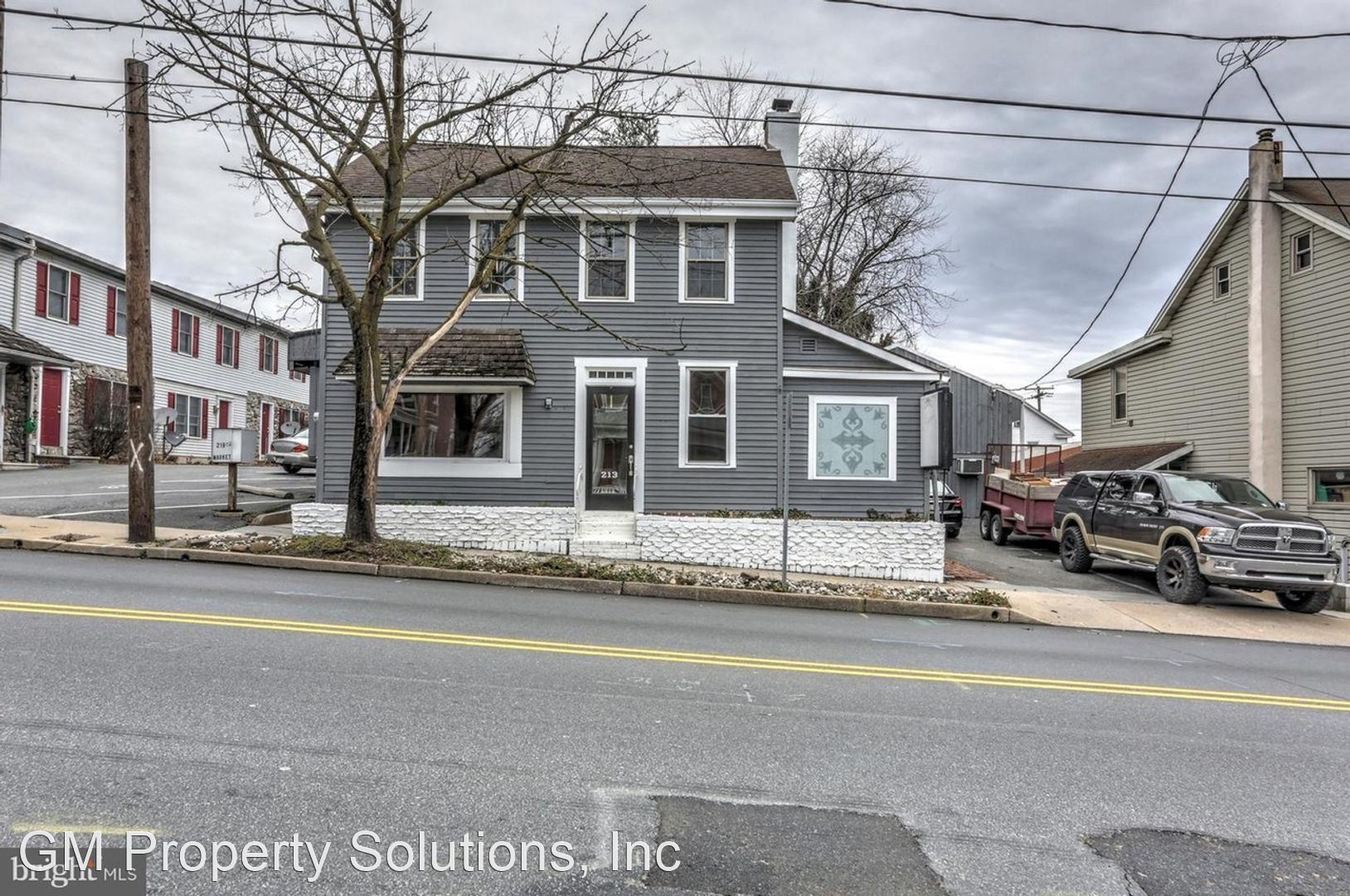 213 N Market St Elizabethtown, PA Apartment for Rent