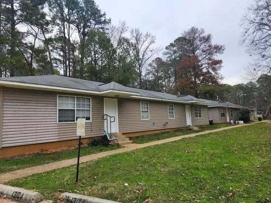 2 Bed 2 Bath Duplex With Stained Concrete And Vinyl Plank Flooring Apartment for rent in Pineville, LA