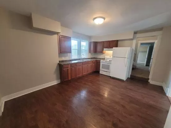 6 Bedroom Home With Large Yard, Washer/dryer, Garage! Apartment for rent in Des Moines, IA 6 Bedroom Home With Large Yard, Washer/dryer, Garage! Apartment for rent in Des Moines, IA