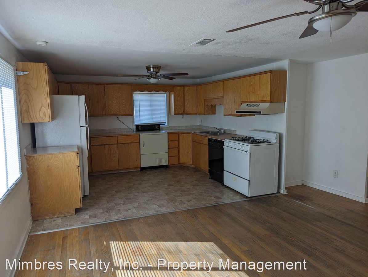 208 Cactus St Bayard, NM Apartment for Rent Rentable