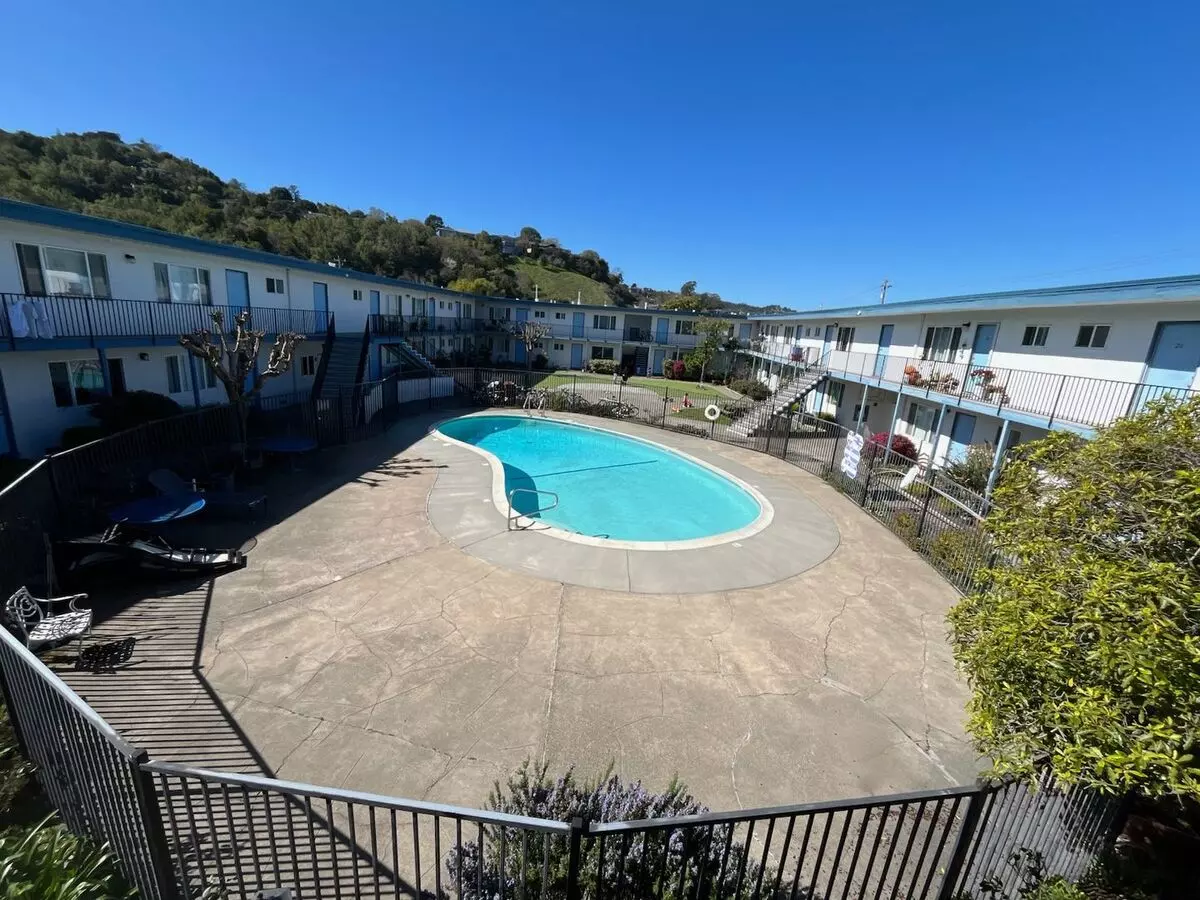 The Capri Apartment for rent in San Rafael, CA