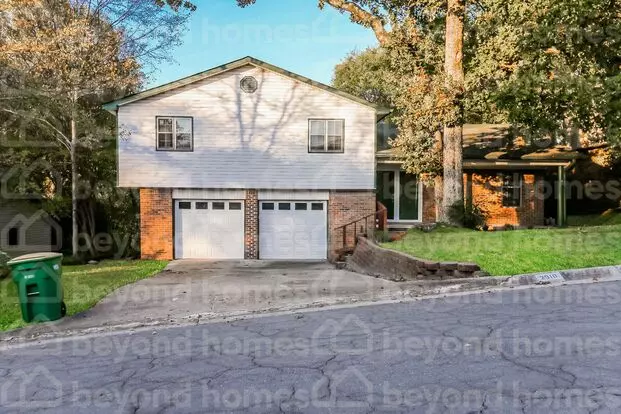 Updated 4 Bed Home In Reservoir With Modern Upgrades & Fenced Yard! Apartment for rent in Little Rock, AR