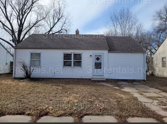 $975 - 3 Bedroom / 1 Bathroom - Single Family Home Apartment for rent in Wichita, KS