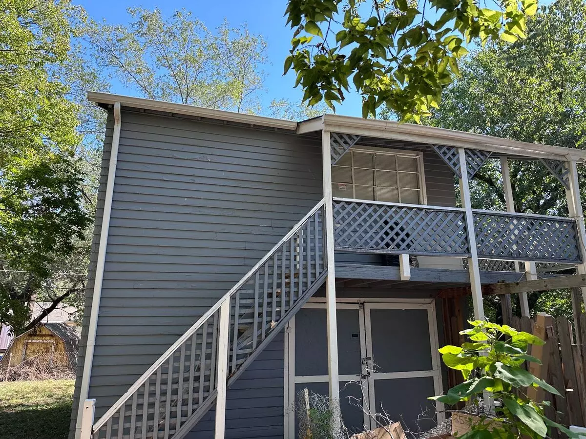 830 N Pershing Ave Apartment for rent in Wichita, KS