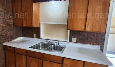 5 of 7 817 N Poplar House for rent in Wichita, KS