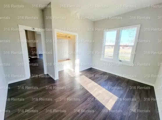 $1195 - 3 Bed 1 Bath - Single Family Home Apartment for rent in Newton, KS
