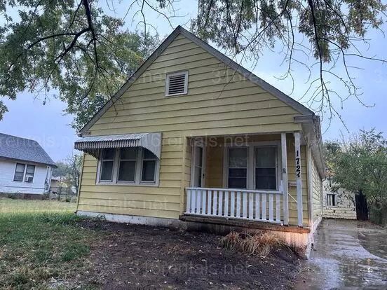 $1050 - 3 Bedroom / 1 Bathroom - Single Family Home Apartment for rent in Wichita, KS $1050 - 3 Bedroom / 1 Bathroom - Single Family Home Apartment for rent in Wichita, KS