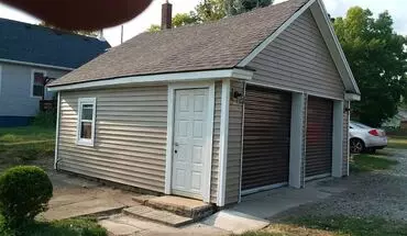 2 of 15 721 W State St House for rent in Fort Wayne, IN