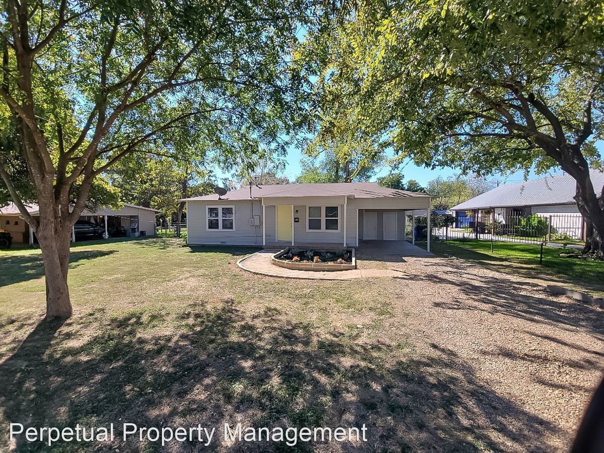 203 Ross Ave Euless, TX House for Rent