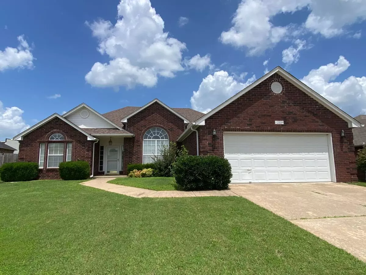 Great Location With Easy Highway Access. House for rent in Broken Arrow, OK